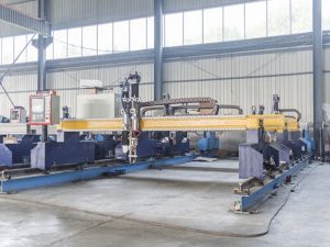 Le type intelligent de portique cnc de découpeuse de plaque métallique de machine de découpage automatique de plasma et de flamme
